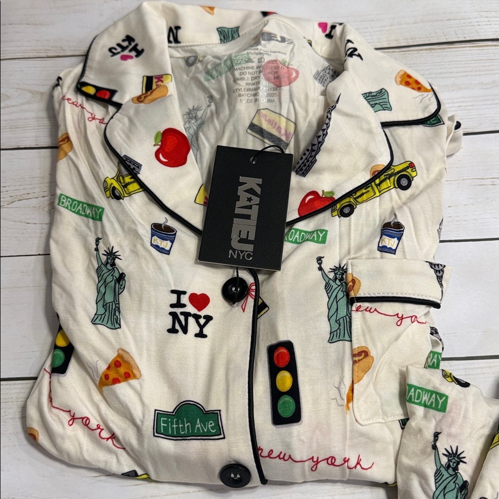 New York Themed Pajamas - Picture 6 of 6